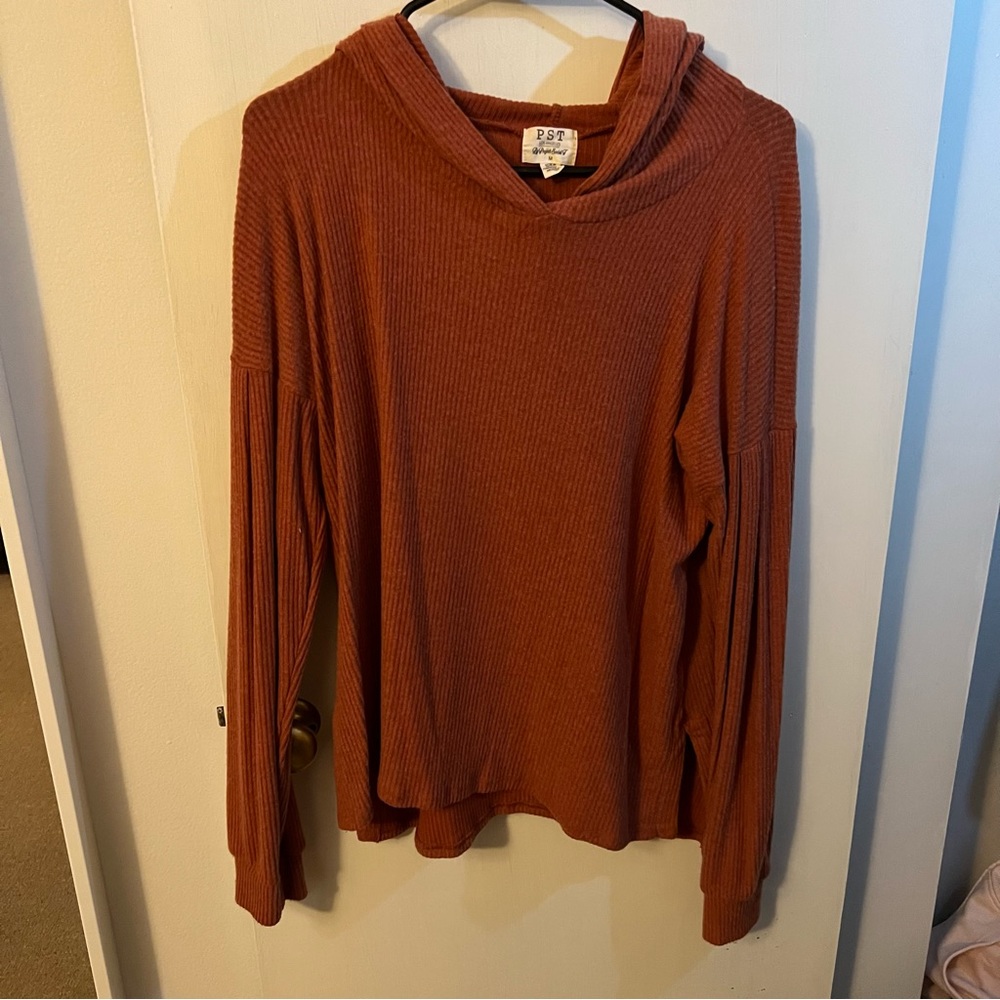 ORANGE PULL OVER HOODIE SHIRT, size M